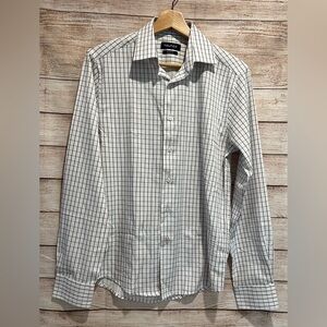 Nautica Mens Dress Shirt Size small 14/14.5, 32/33